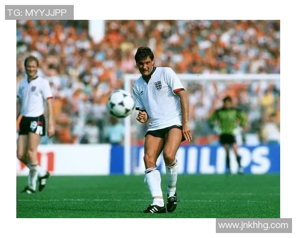 足球颠球技巧高手揭秘 看世界顶级球员如何轻松征服足球场